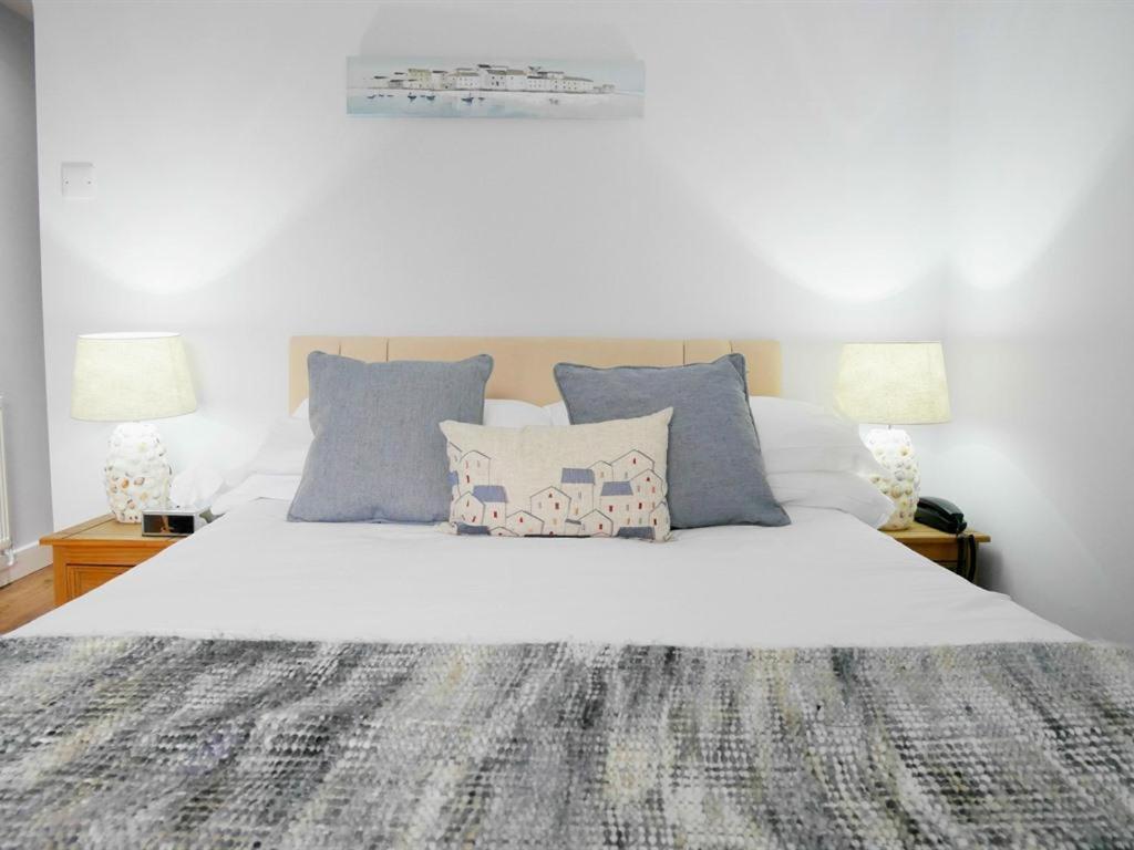 Norton House - Mumbles Bed & Breakfast 3*