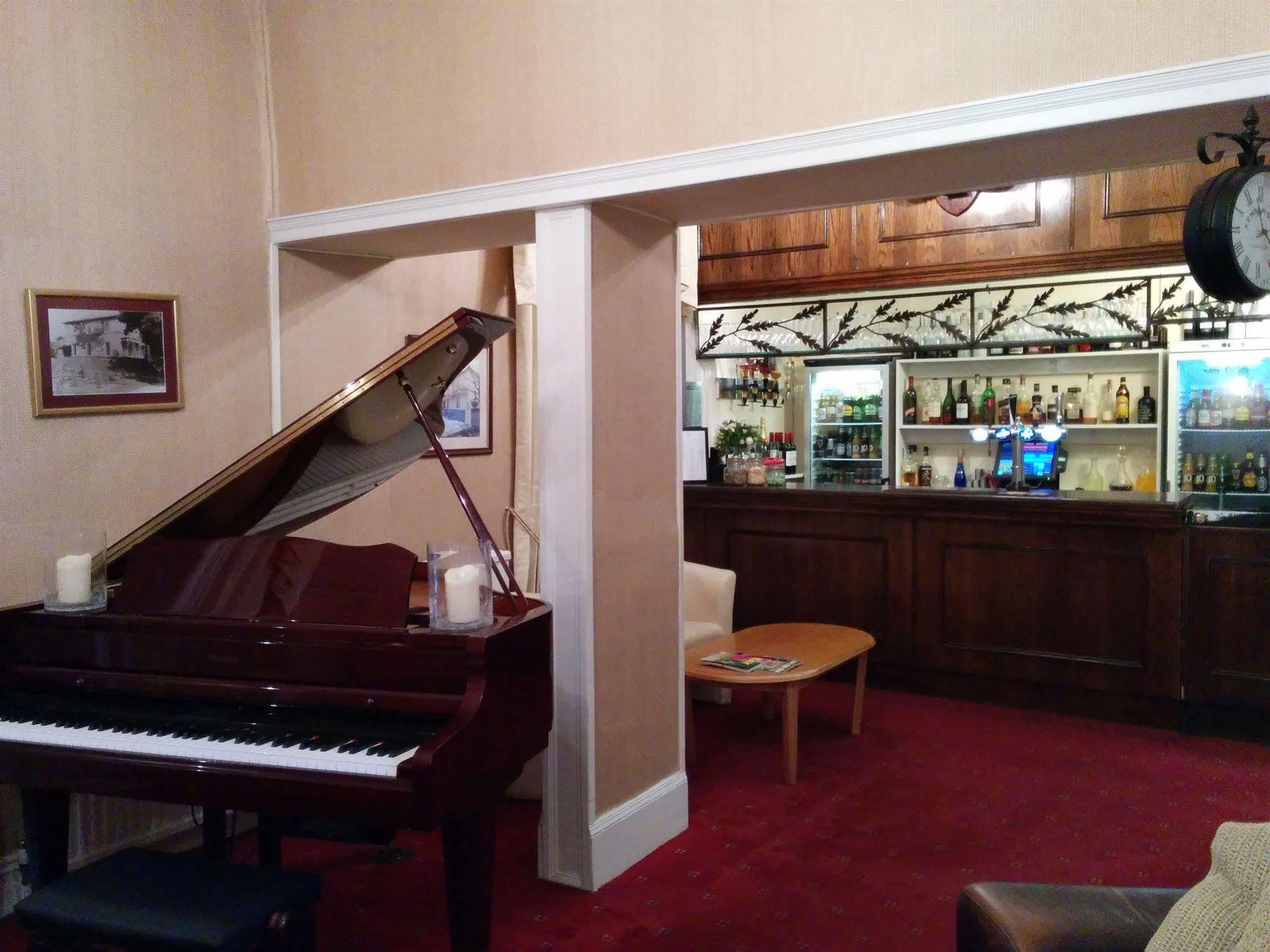 Norton House - Mumbles 3*