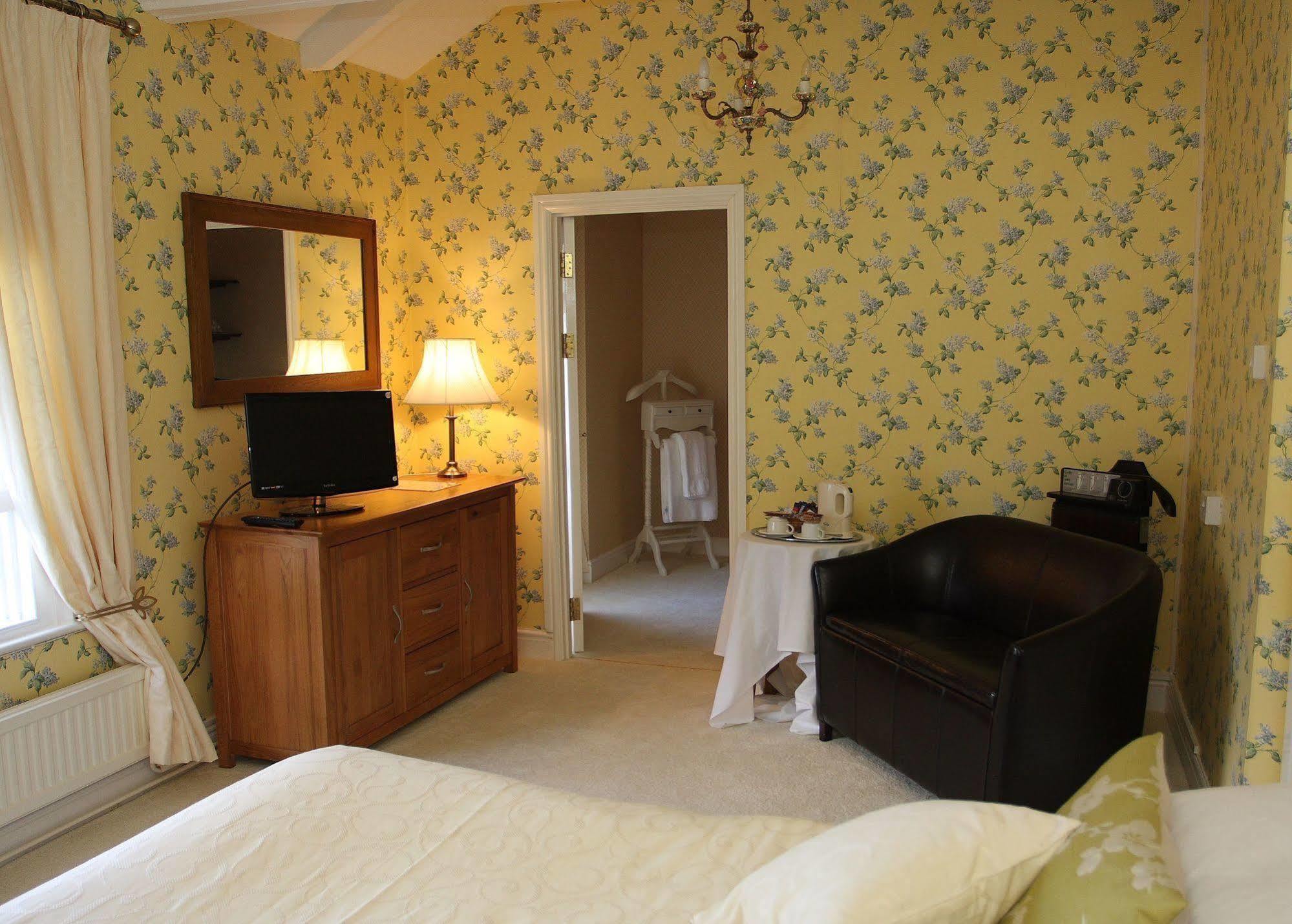 Norton House - Mumbles Bed & Breakfast 3*