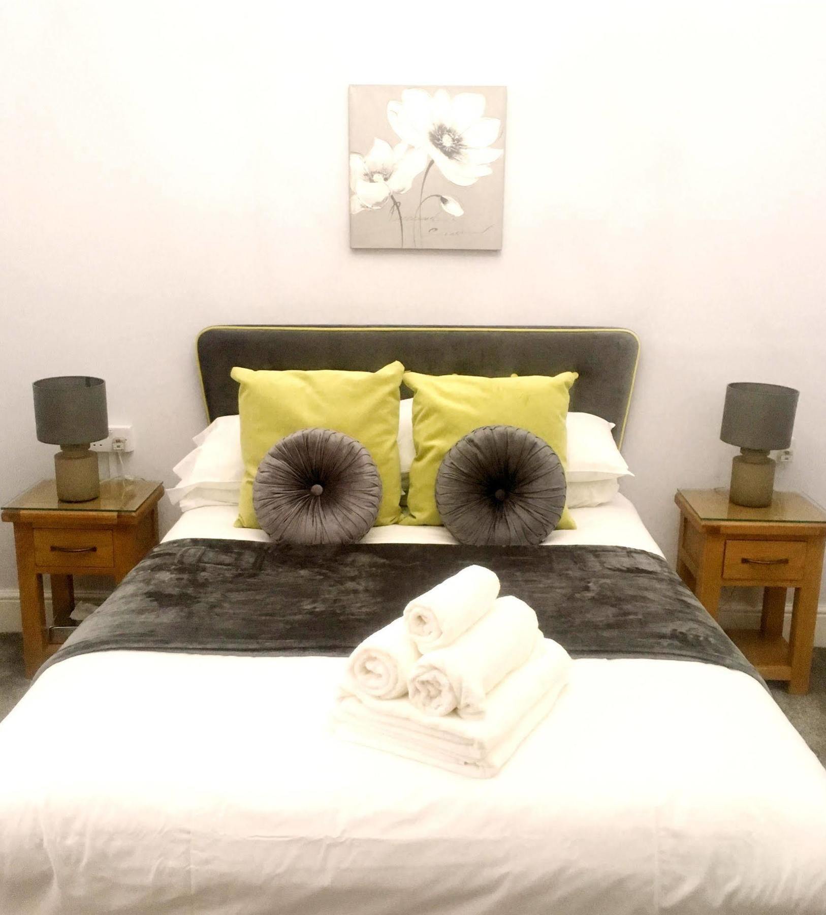 Norton House - Mumbles 3*