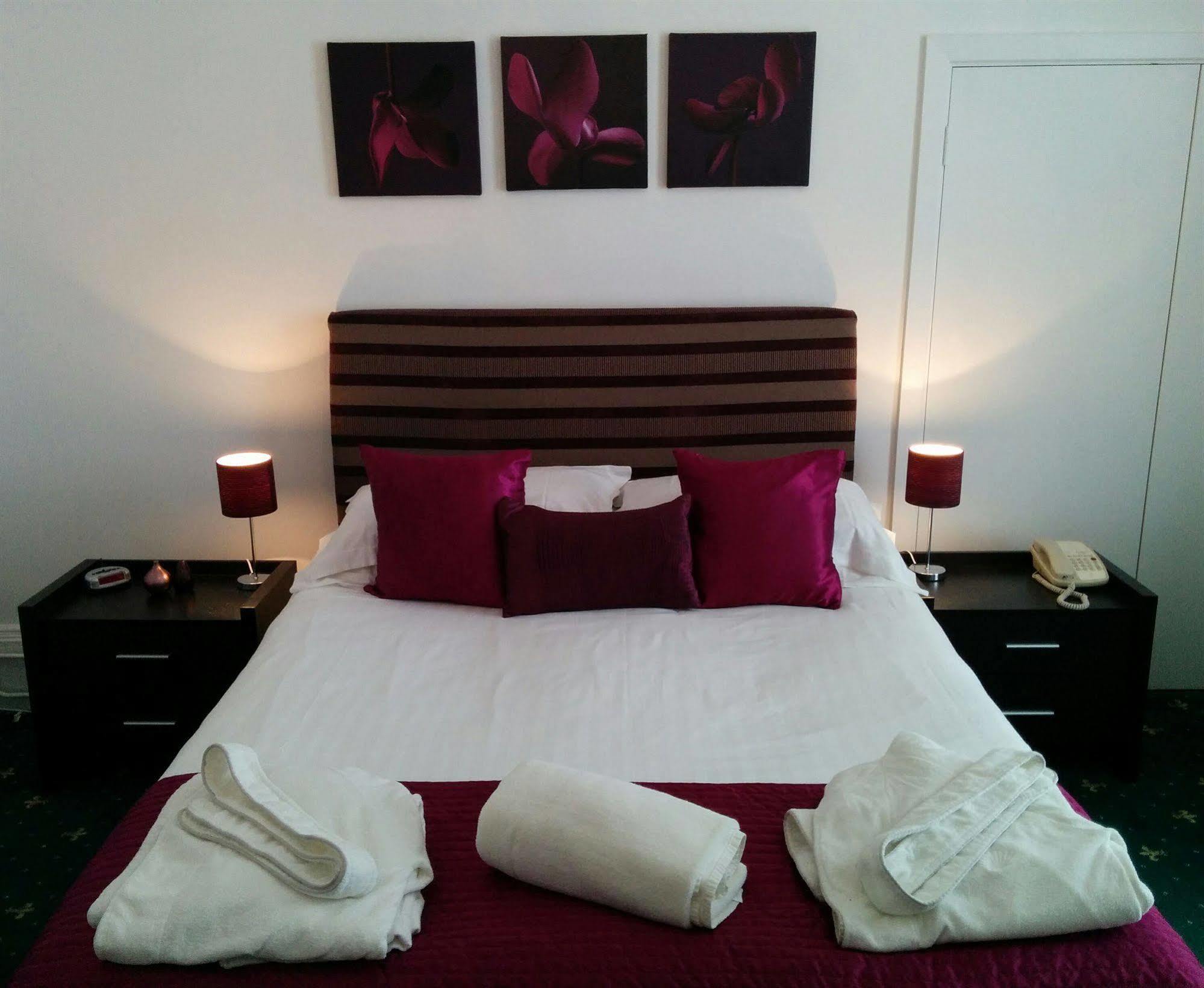 Norton House - Mumbles 3*