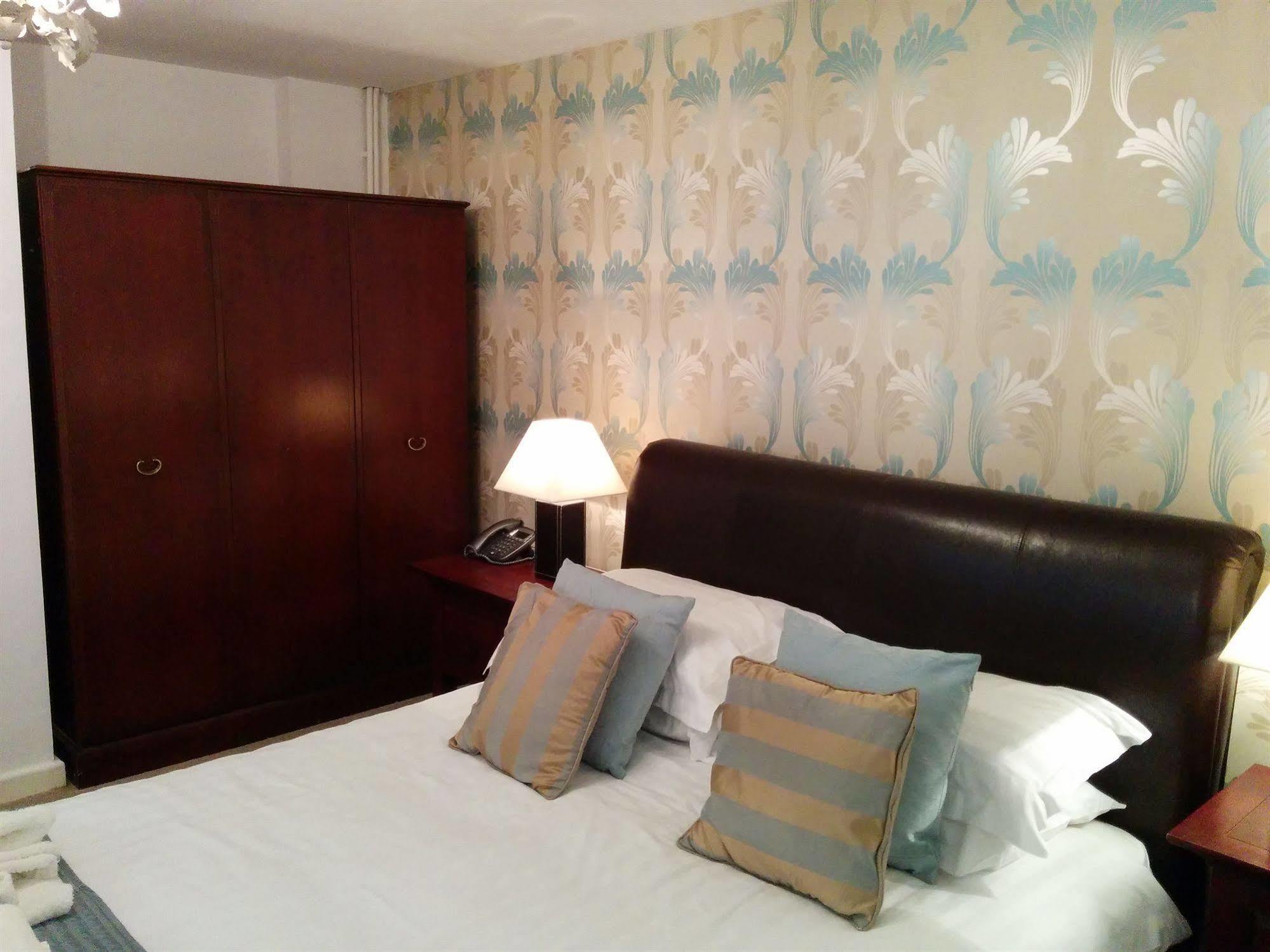 Norton House - Mumbles 3*