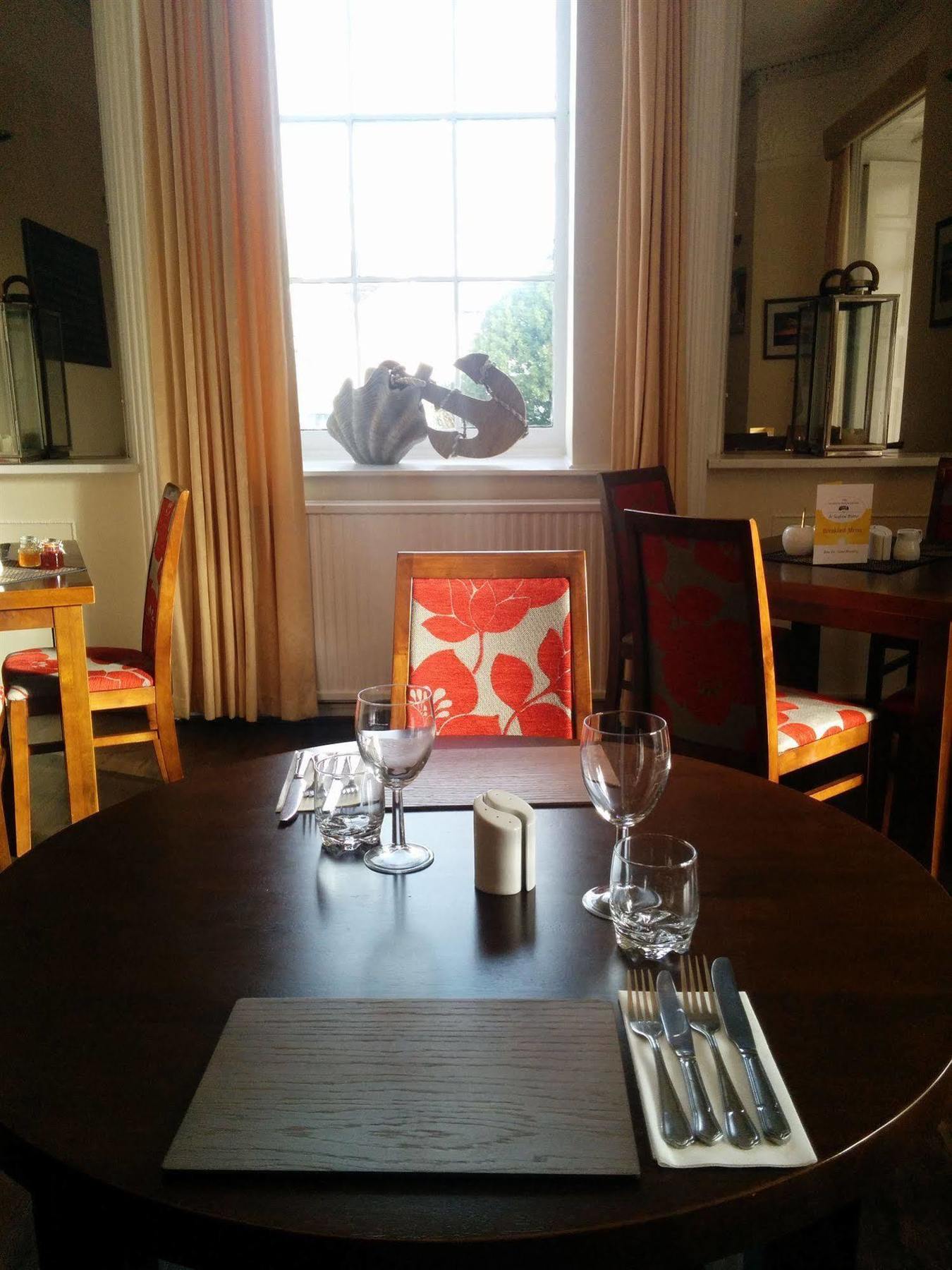 Norton House - Mumbles 3*